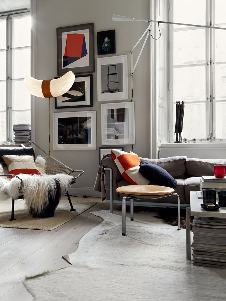 带对比色和开放式储物空间的瑞典公寓-1