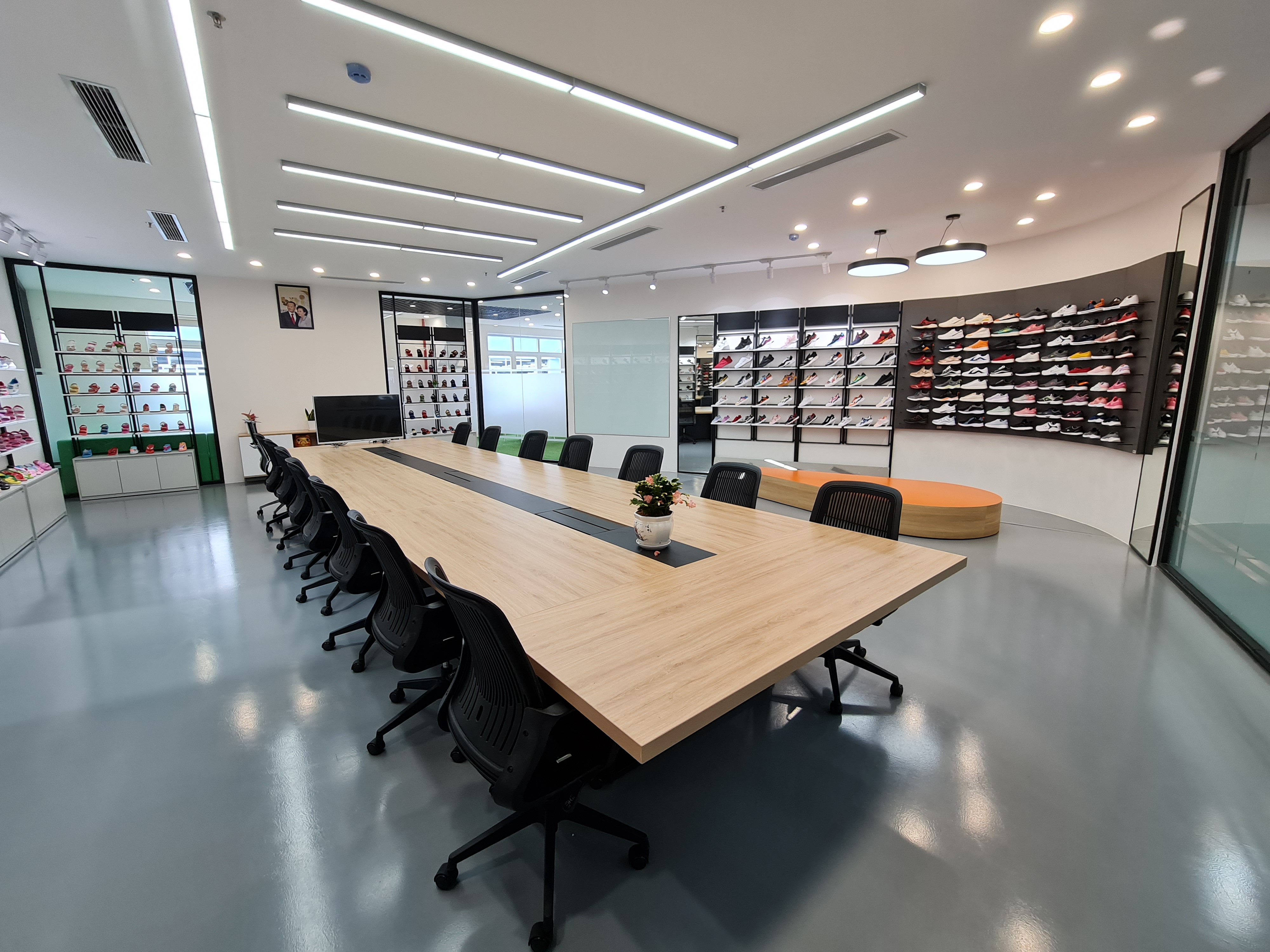 创新研发区设计展现 Biti's 集团精神-32