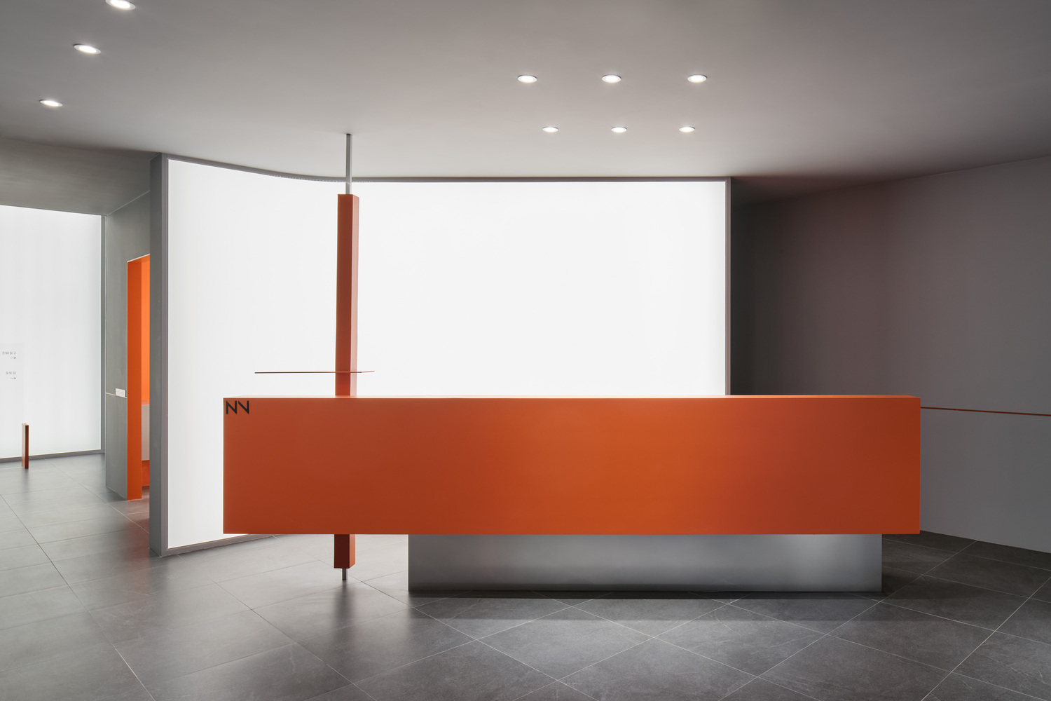 穿越黑洞的整形医院 | NV Plastic Surgery Clinic-0