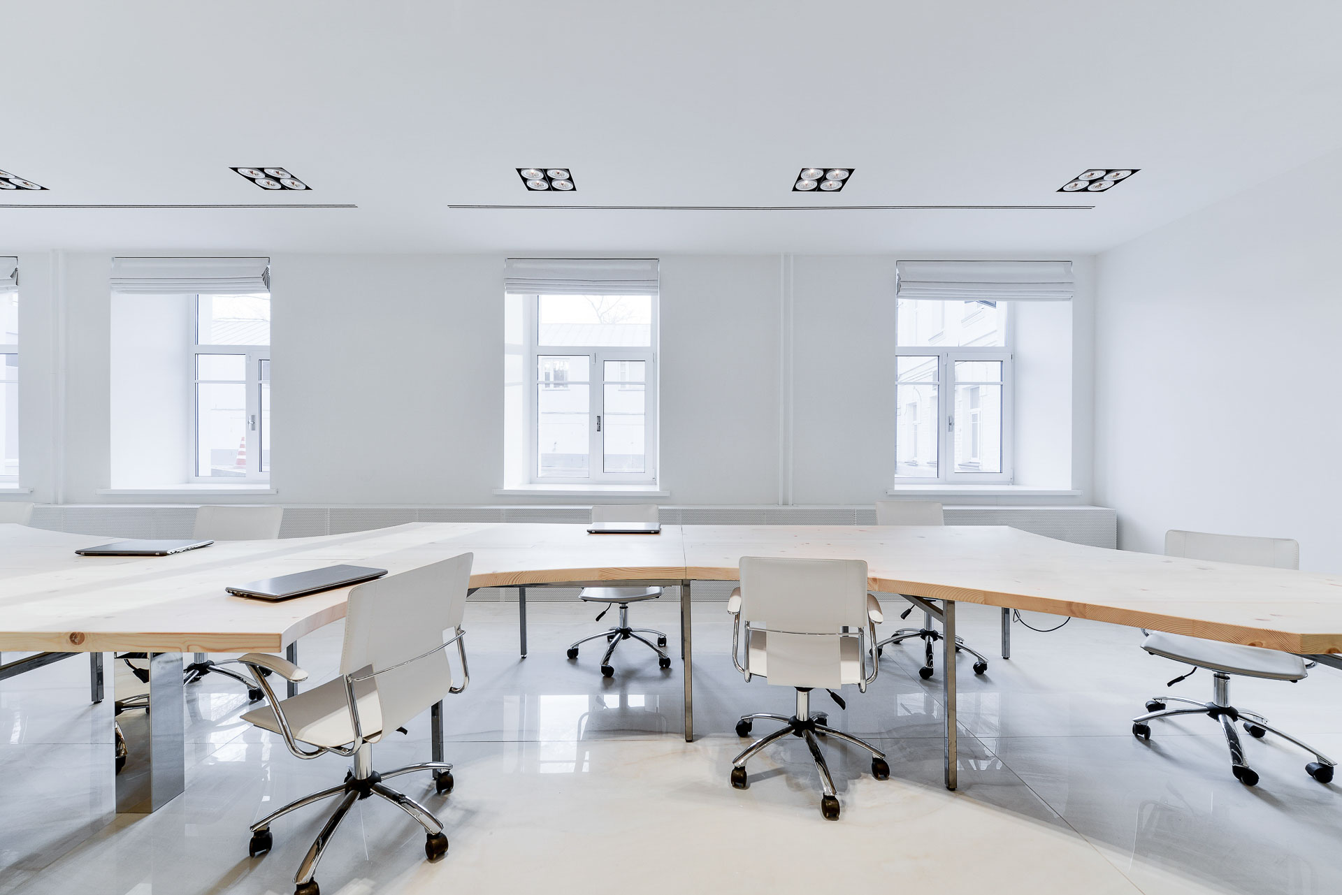 变异展廊 · Super Surface Space-8