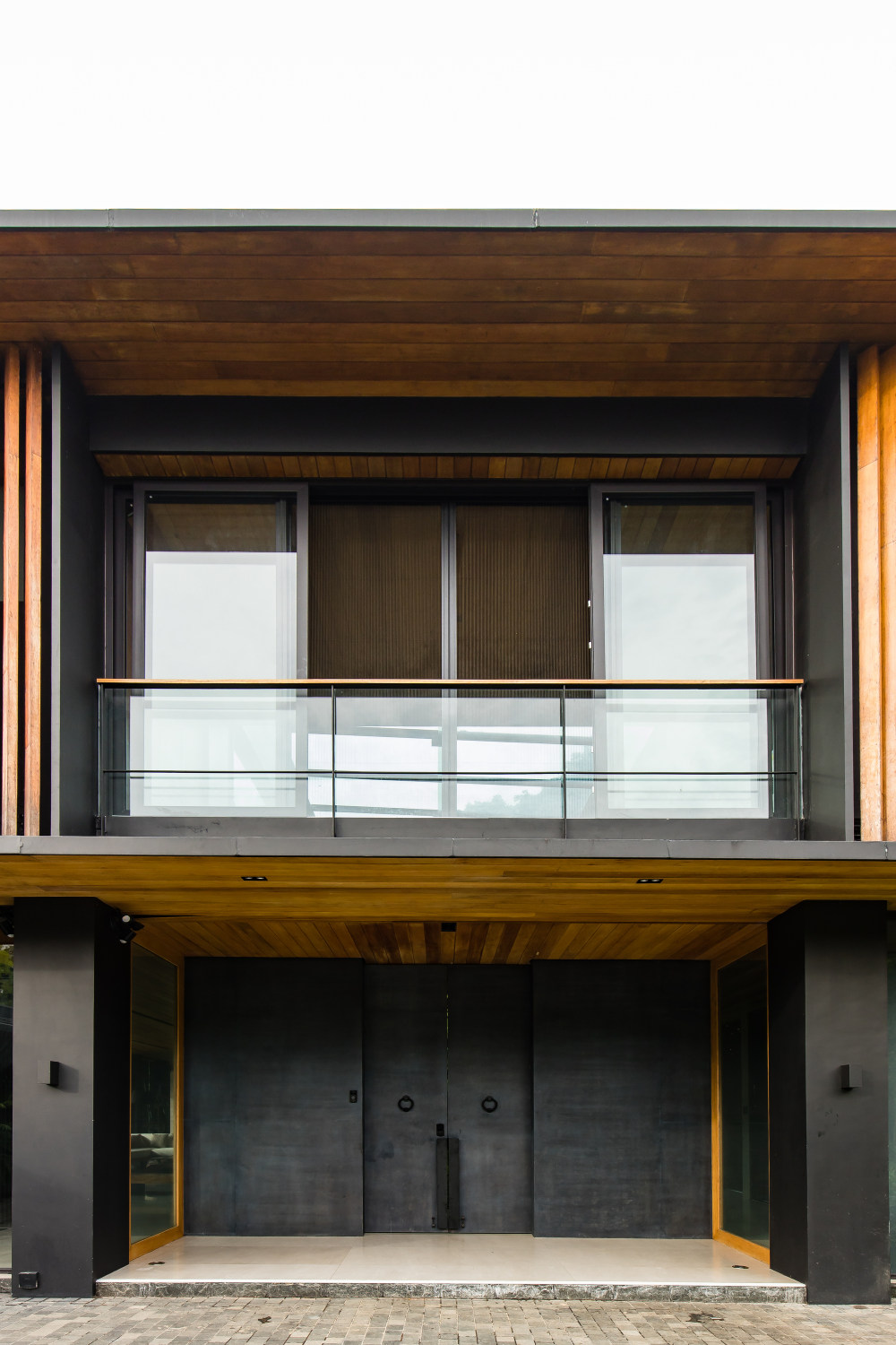 马尼拉特新房子 (2020) | 室内外融合的城市别墅-37