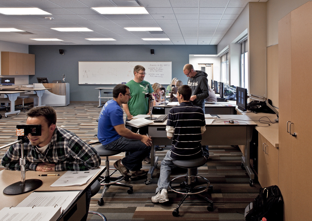 迈克基利大学眼科医学院 – 诺伊曼,史密斯建筑-11