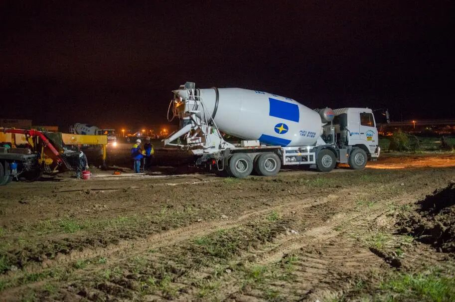 再出征！上海宝冶擂响临港方舱医院援建战鼓-76