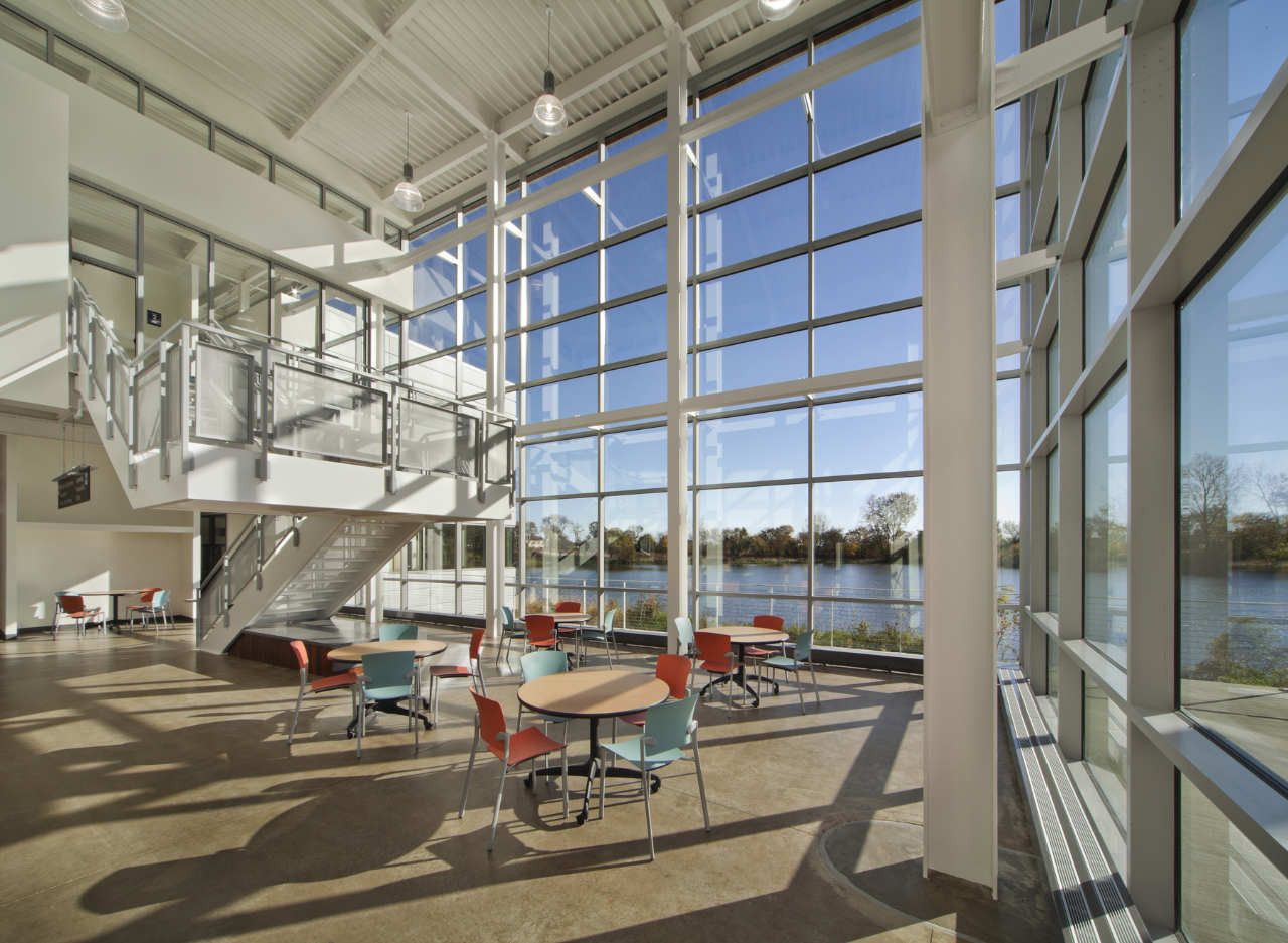 湖畔独立校园，集学习休闲于一体的 Waubonsee Community College Plano Classroom Building-38