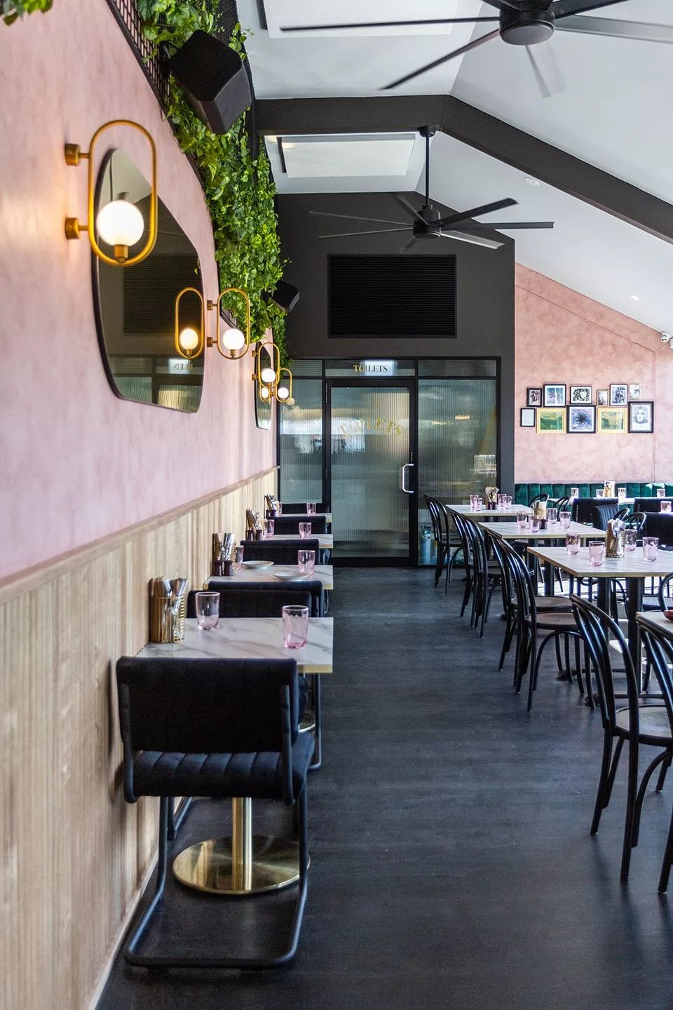 海滨迷幻空间——“Joker & Thief”餐厅-17