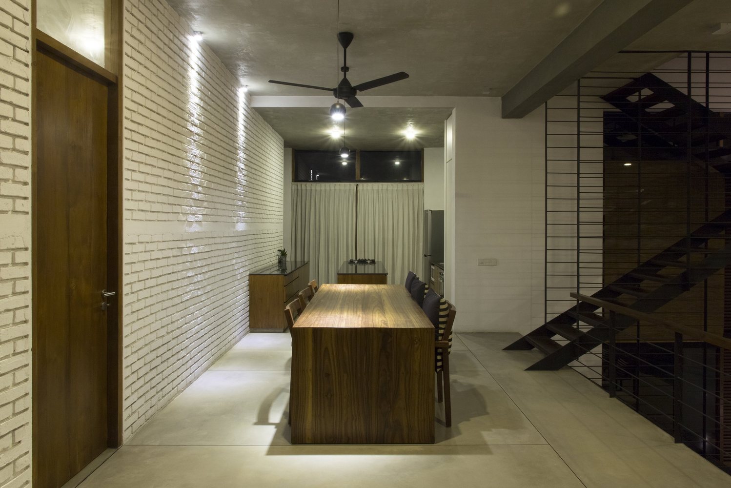 Robust Extents House  ICONCAST-37