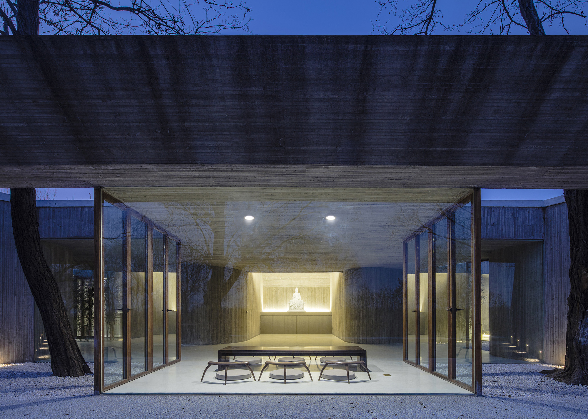 Waterside Buddist Shrine / ARCHSTUDIO-56