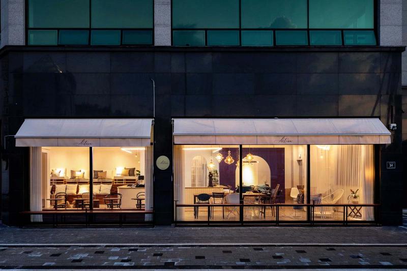 37 平简约咖啡厅，蓝门点睛之笔-2