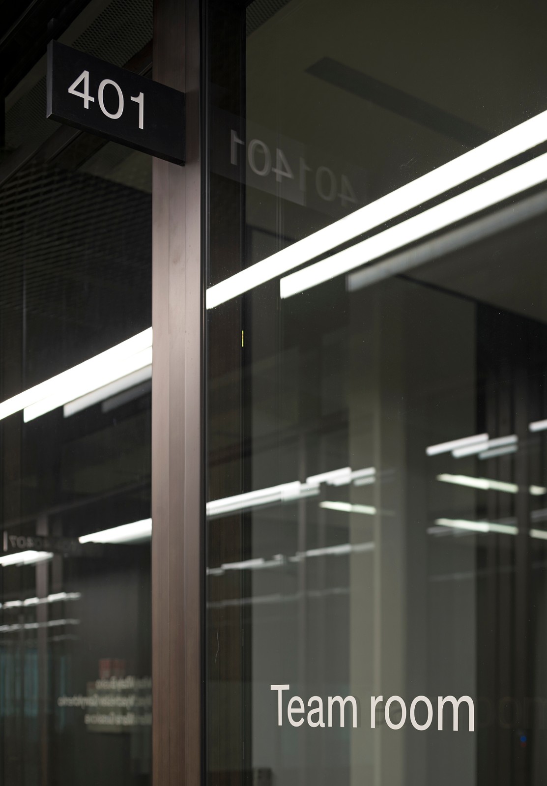 Office / Graphic layer-8