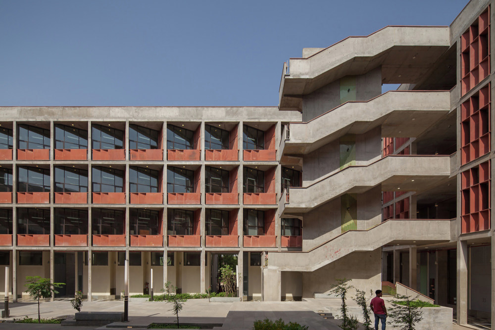 艾哈迈达巴德大学工程学院-29