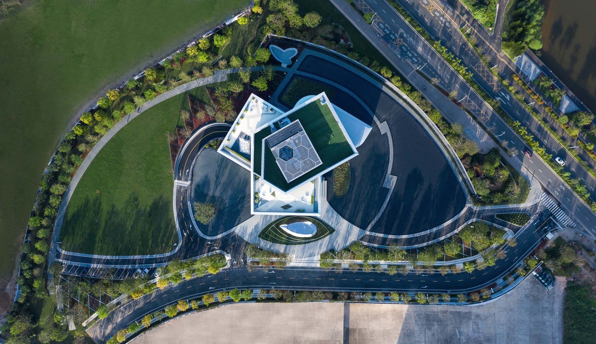 世茂深港国际中心展览中心-13