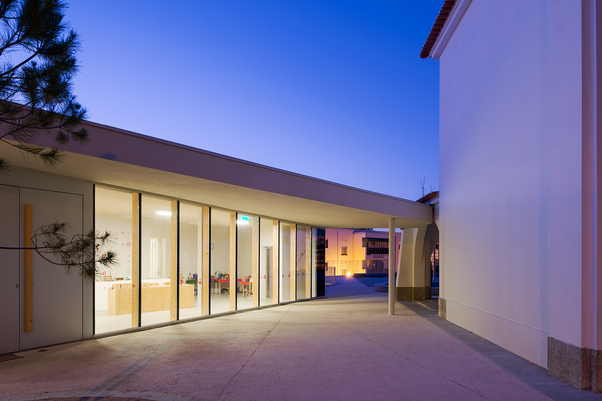 Caselas School and Kindergarten / Site Specific Arquitectura + Patrícia Marques e Paulo Costa-29