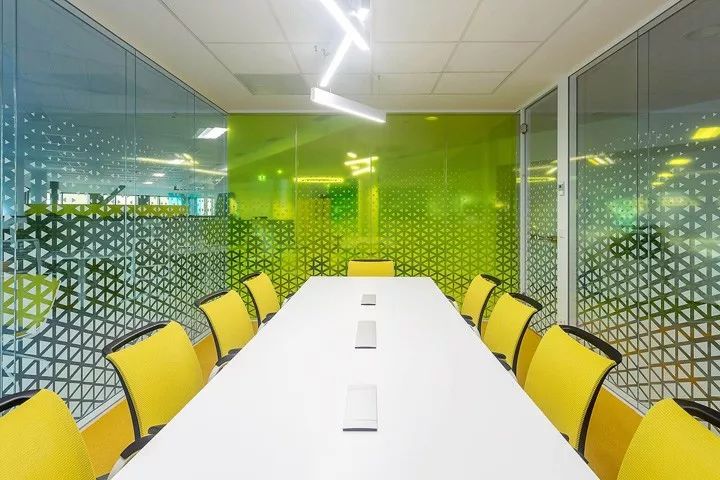 科幻未来主义元素融入的 Thales 泰雷兹办公室设计-39