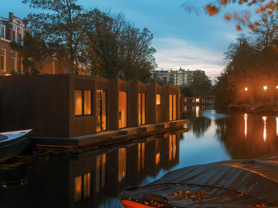 荷兰鹿特丹漂浮住宅,木材与软木打造可持续空间-49