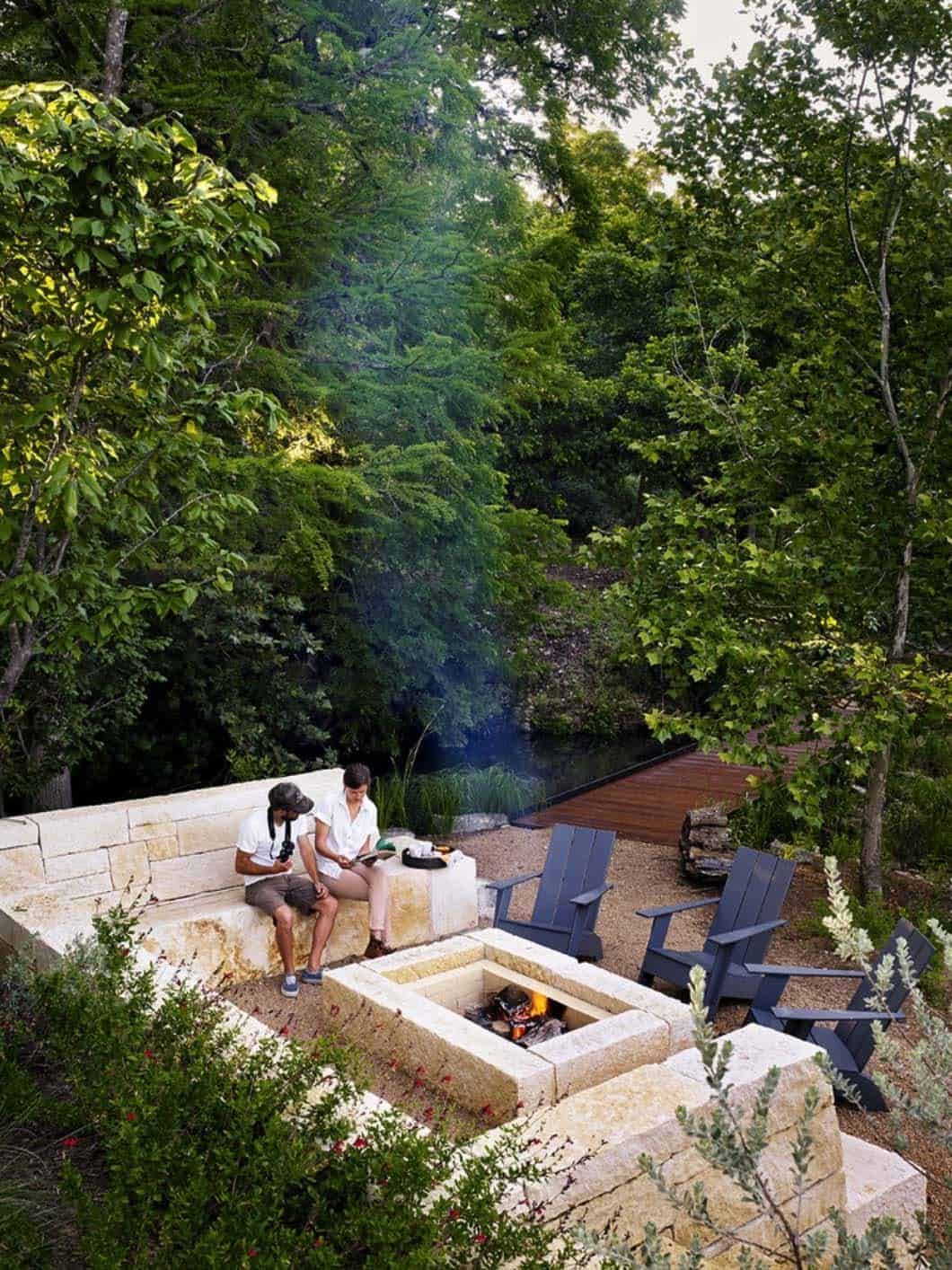 Texas Hill Country ranch home offers a water's edge retreat - One Kindesign-15