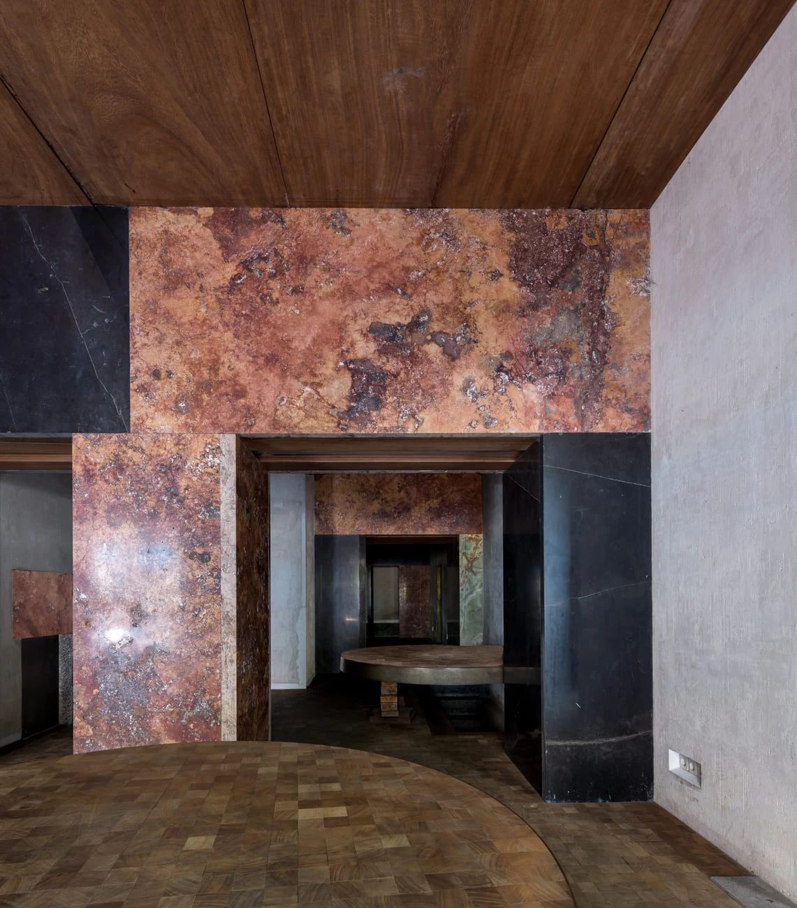 马德里 Brutalist 鞋履陈列室丨西班牙马德里丨Francisco Alonso-14