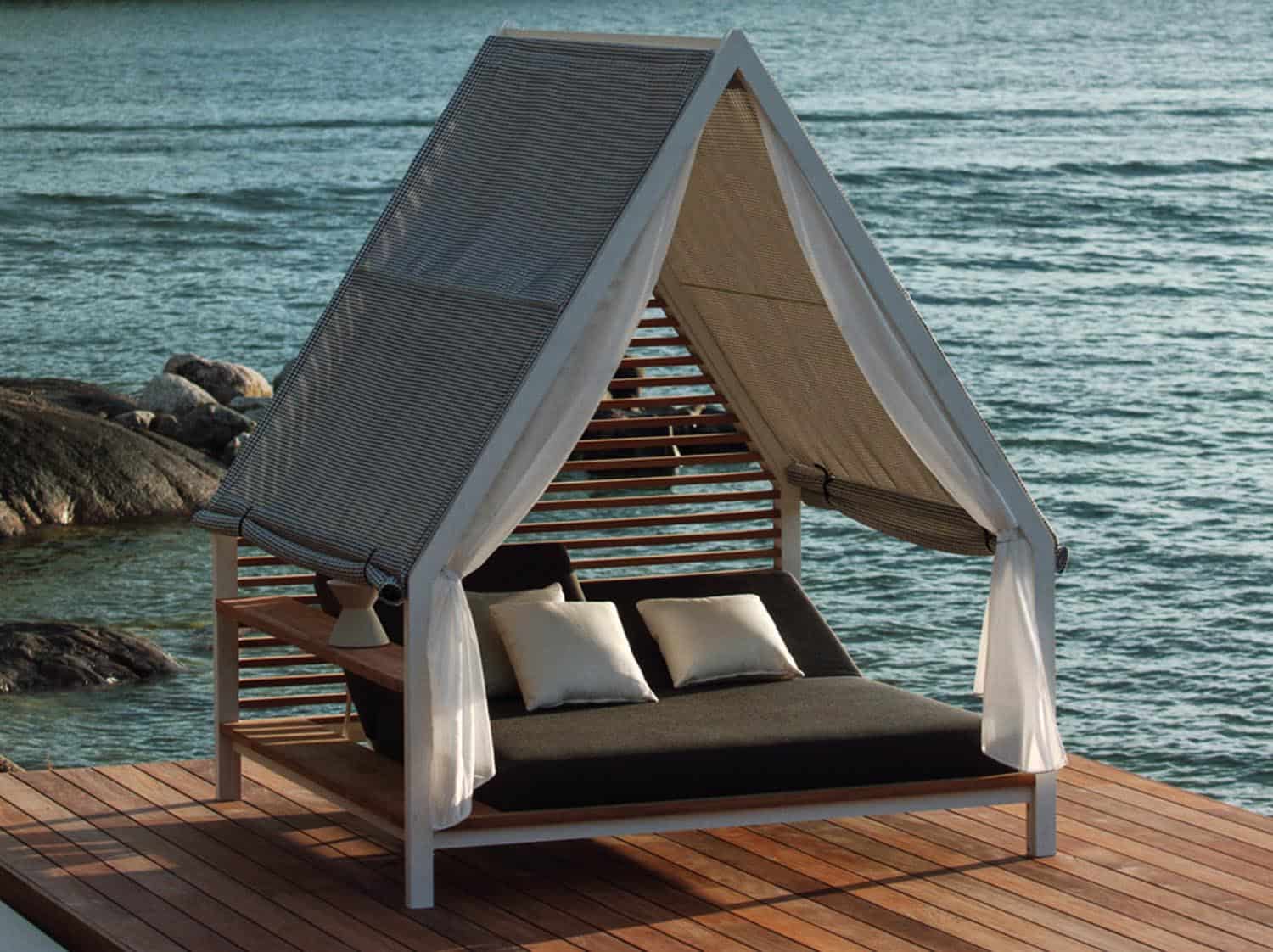 18 Awesome Tropical Outdoor Spaces For A Relaxing Backyard Oasis-3