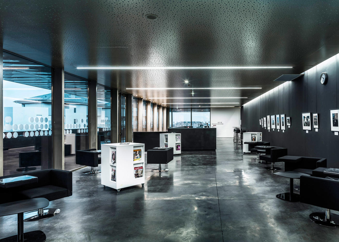 如同林间的鸡油菌 巴斯蒂亚文化中心-8