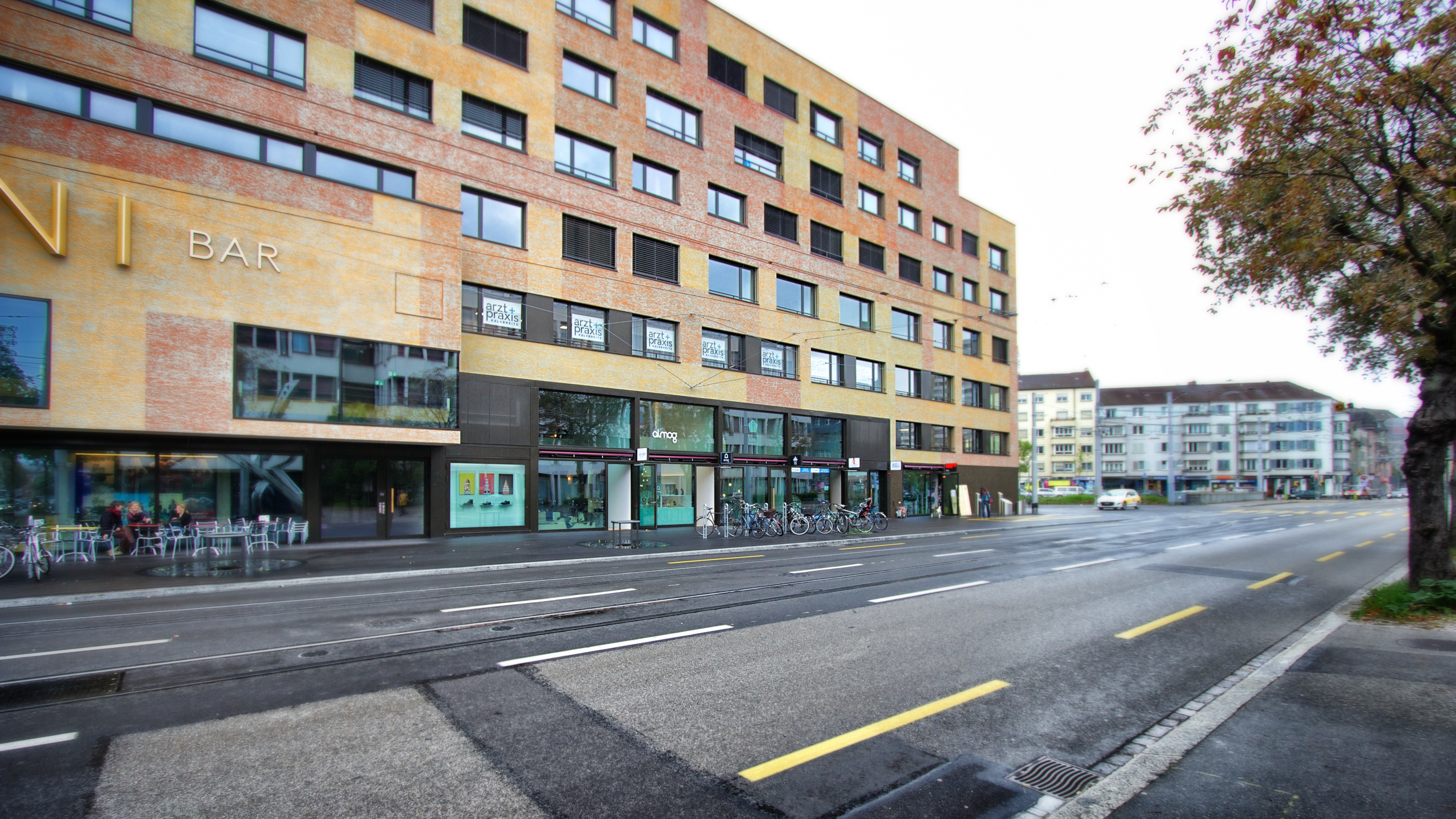 瑞士阿尔莫格珠宝店 | 沉船寻宝的室内设计-26