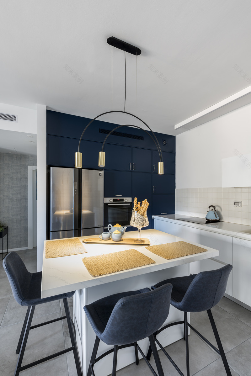 诺埃兹风格蓝色公寓室内设计丨以色列丨瑞珍·本·哈莫-28