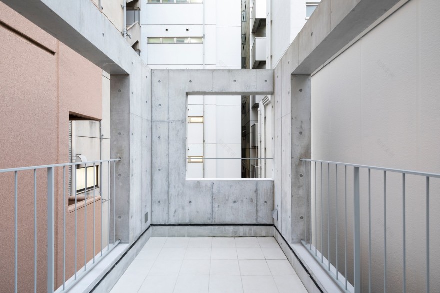 东京银座极简住宅,巷弄间的天空之光-3