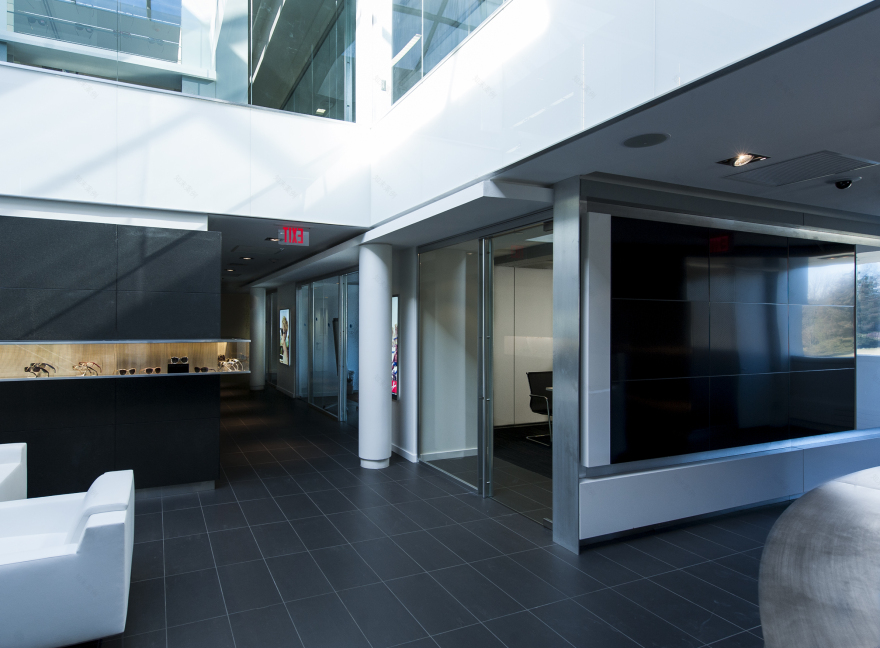 摩登 Luxottica 集团办公室 | 红白灰演绎高效工作环境-13