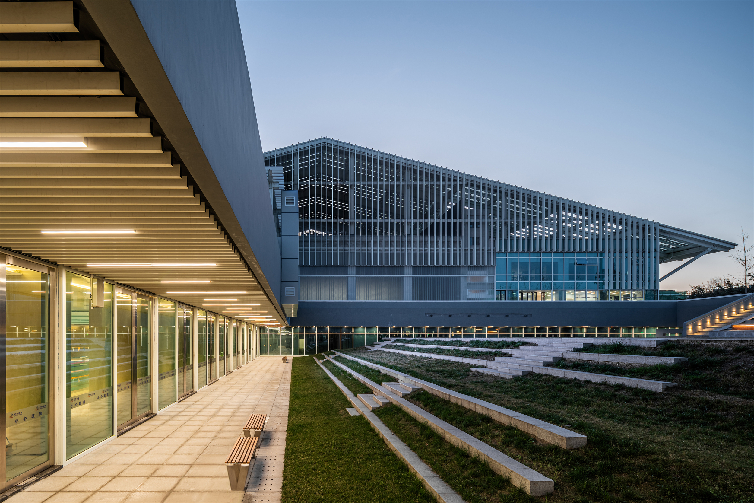 朴素的飘逸：成都锦江城市运动公园复合体育馆 / 山鼎设计-20