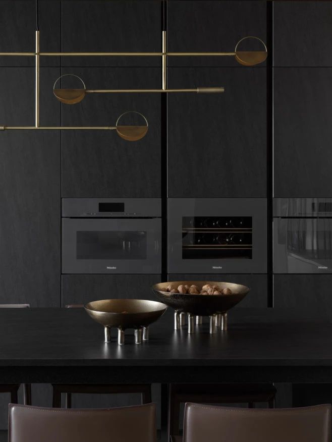 高级灰与木饰面的男性气质公寓丨Yana Demidovich-5