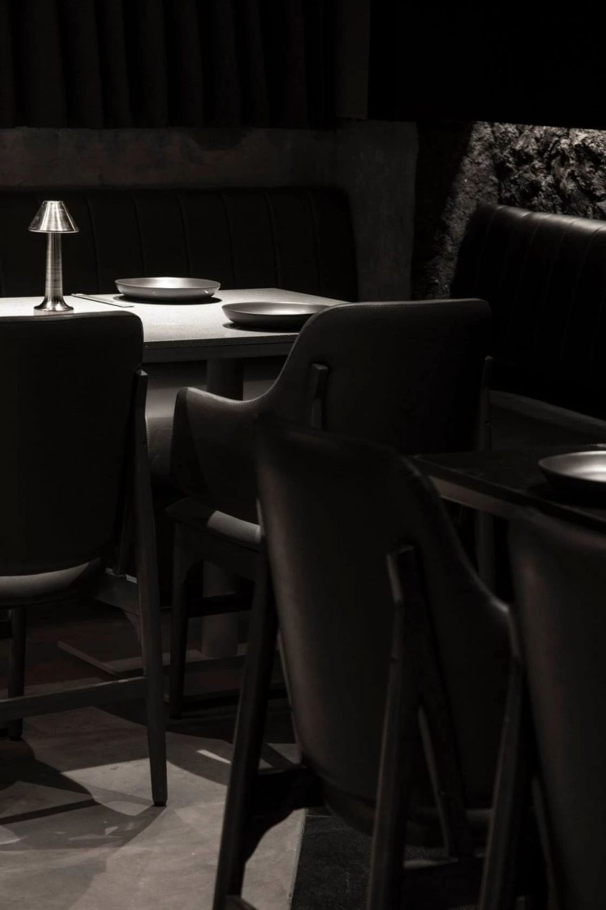 暗黑式混凝土结构鸡尾酒吧设计丨印度新德里丨RENESA ARCHITECTURE DESIGN-53