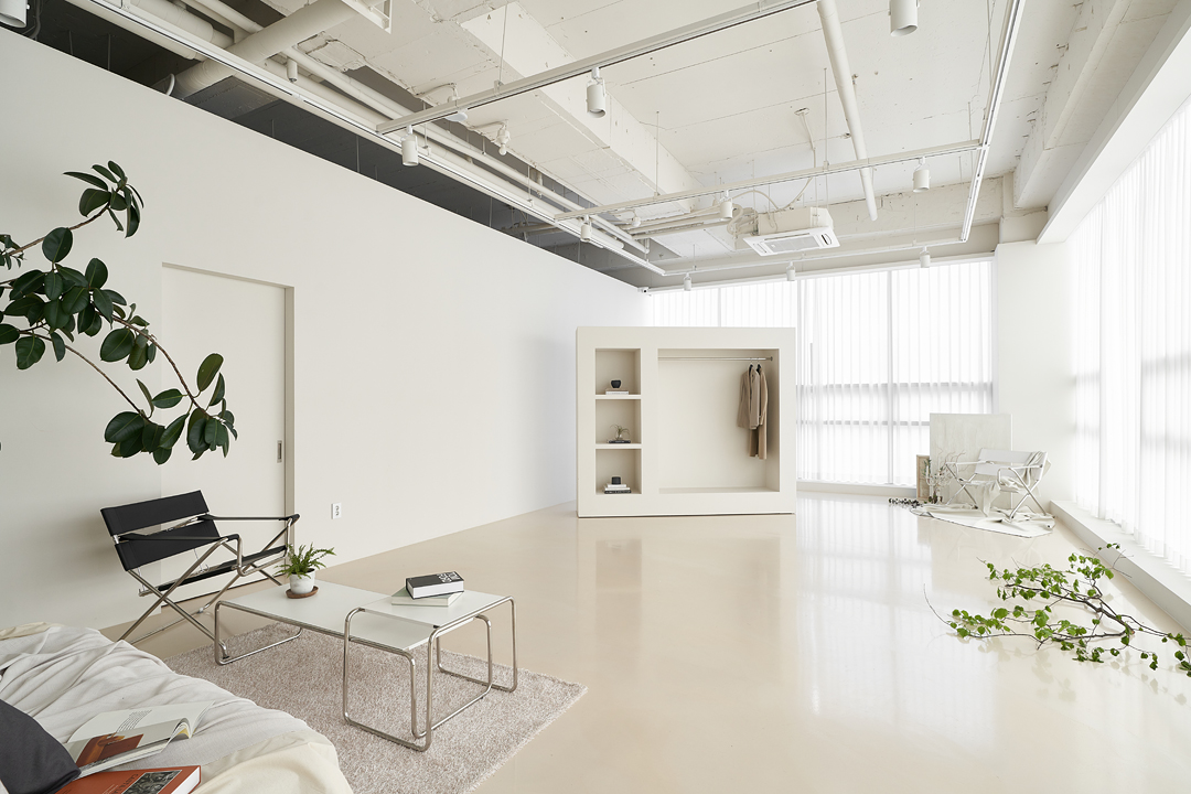 白色简约办公空间，打造感性设计典范-3