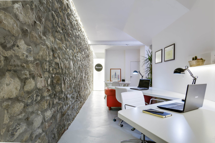 废弃空间的重生 · 历史中心的现代办公设计-7