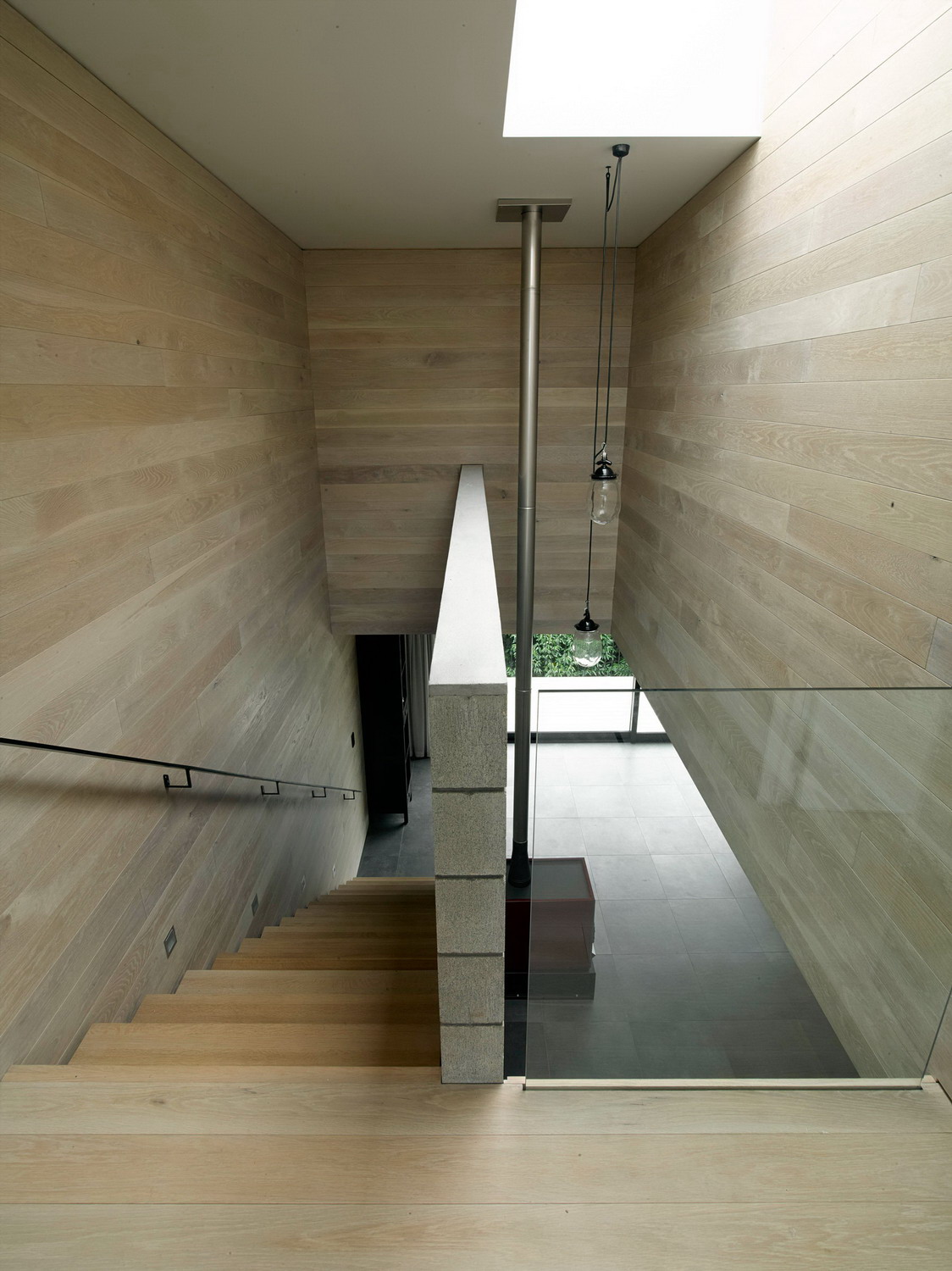 新西兰森林中的木制住宅-13