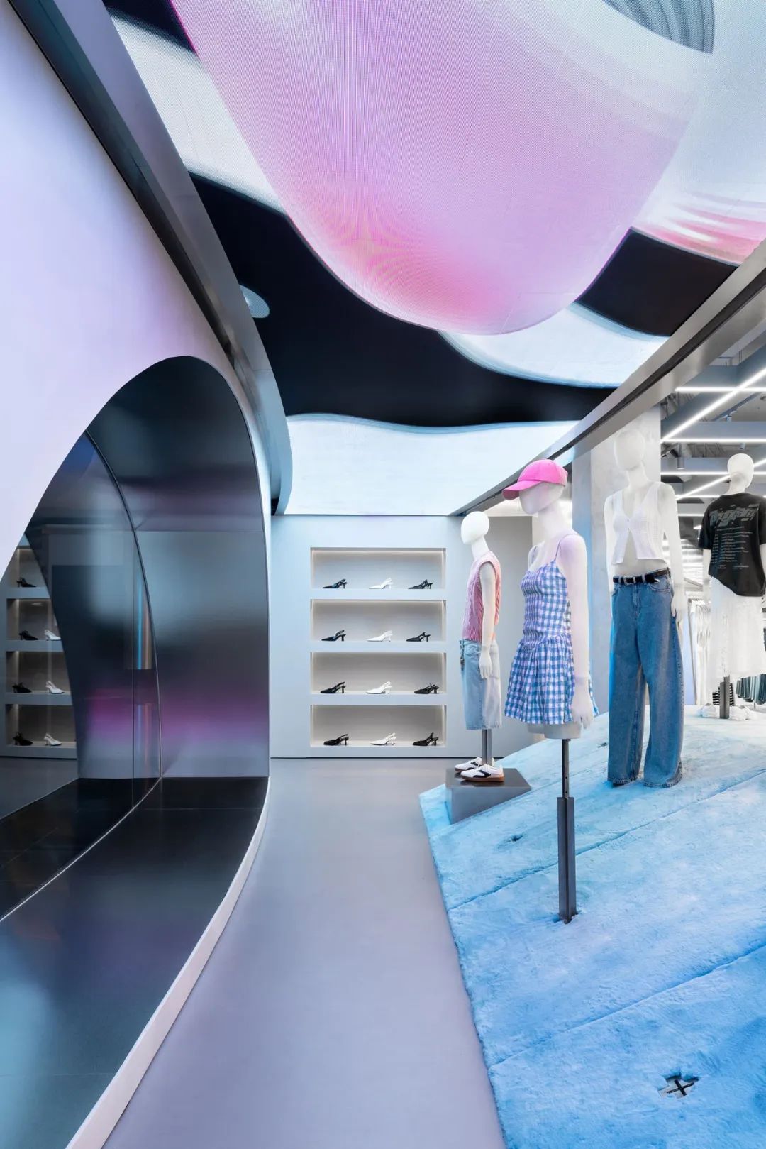 Bershka 西班牙新店室内设计丨西班牙巴伦西亚丨OMA 建筑工作室-12