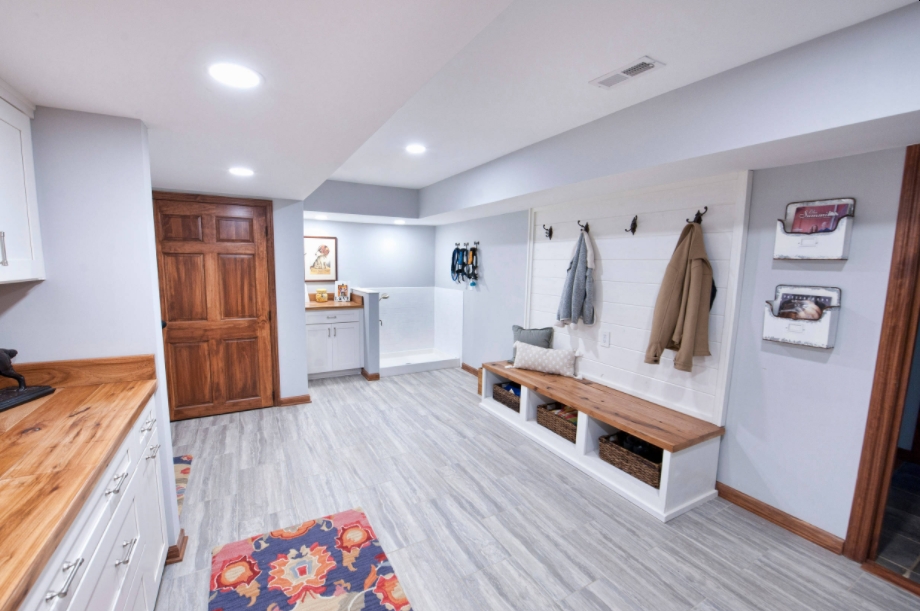 Entryway Mudroom Ideas For Every Style To Get Organized-3