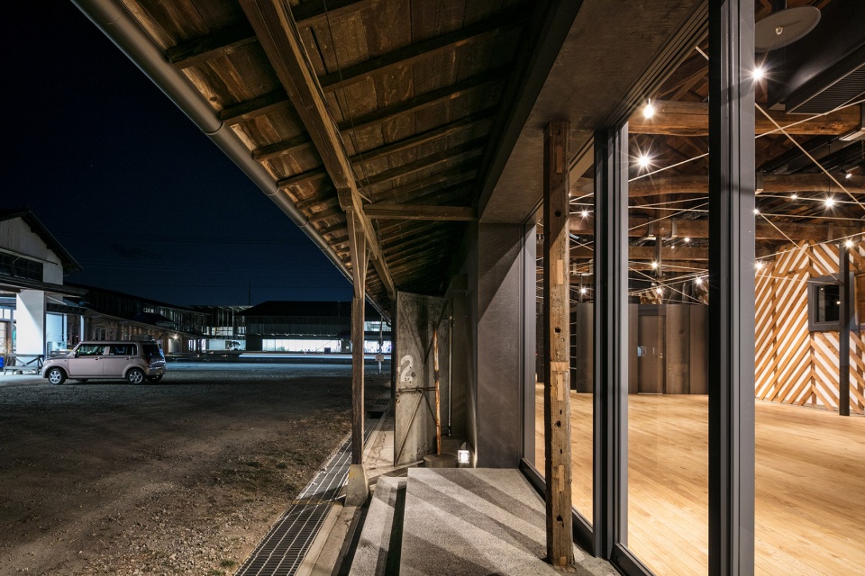 碳纤维补强 日本富冈三号仓库变身社区公共空间-17