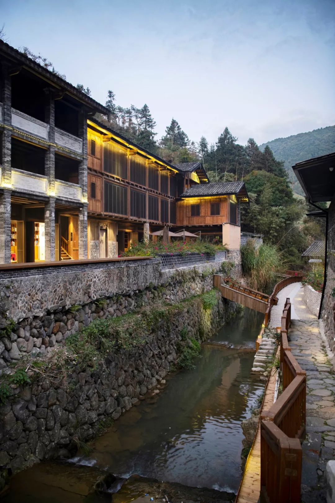 归隐深山,客家土楼变身为文化行馆-41