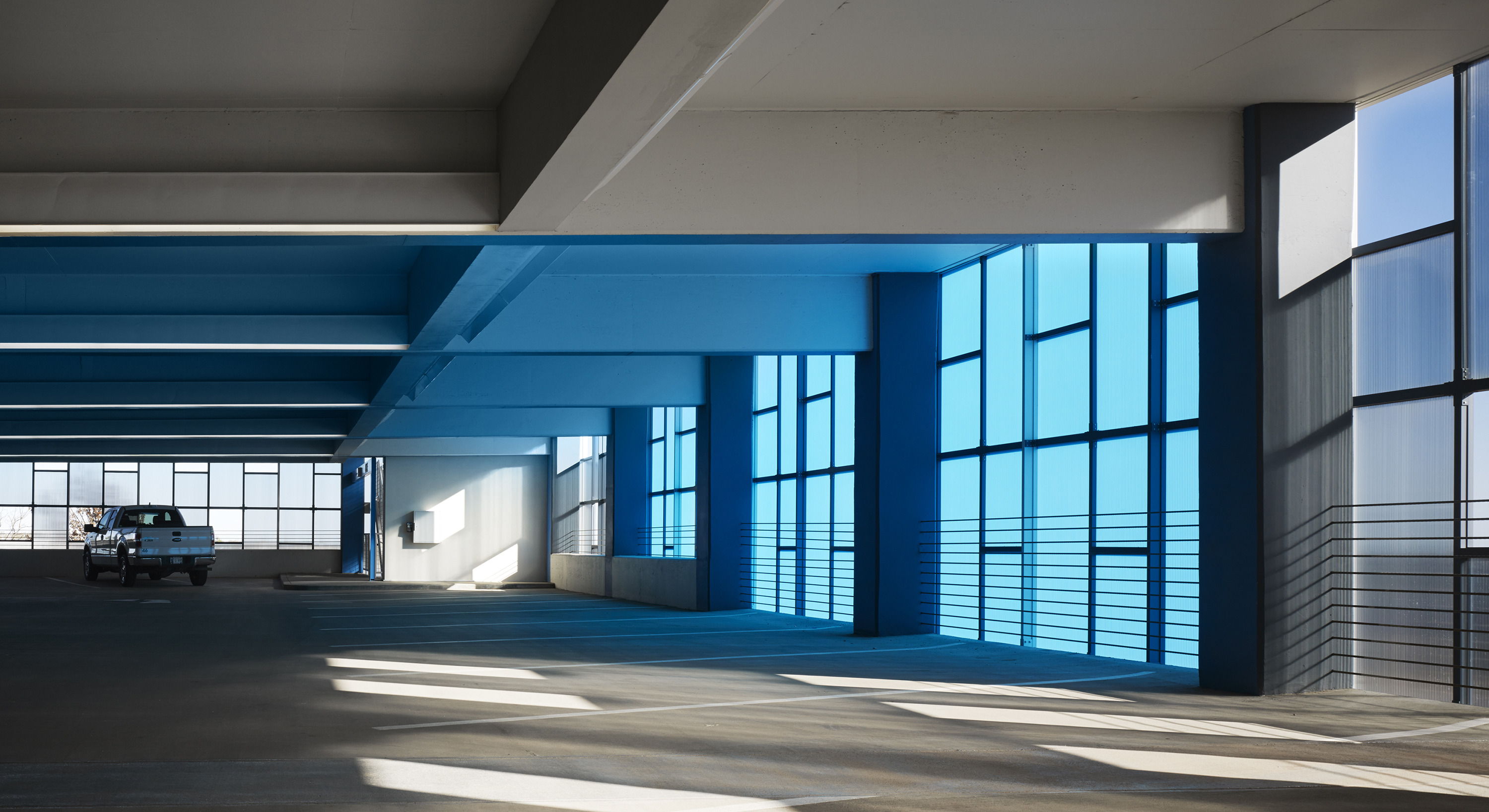 Rand Elliott Architects 打造停车建筑新形象-37