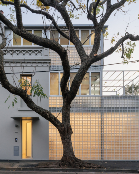 The Corner Store / Ian Moore Architects