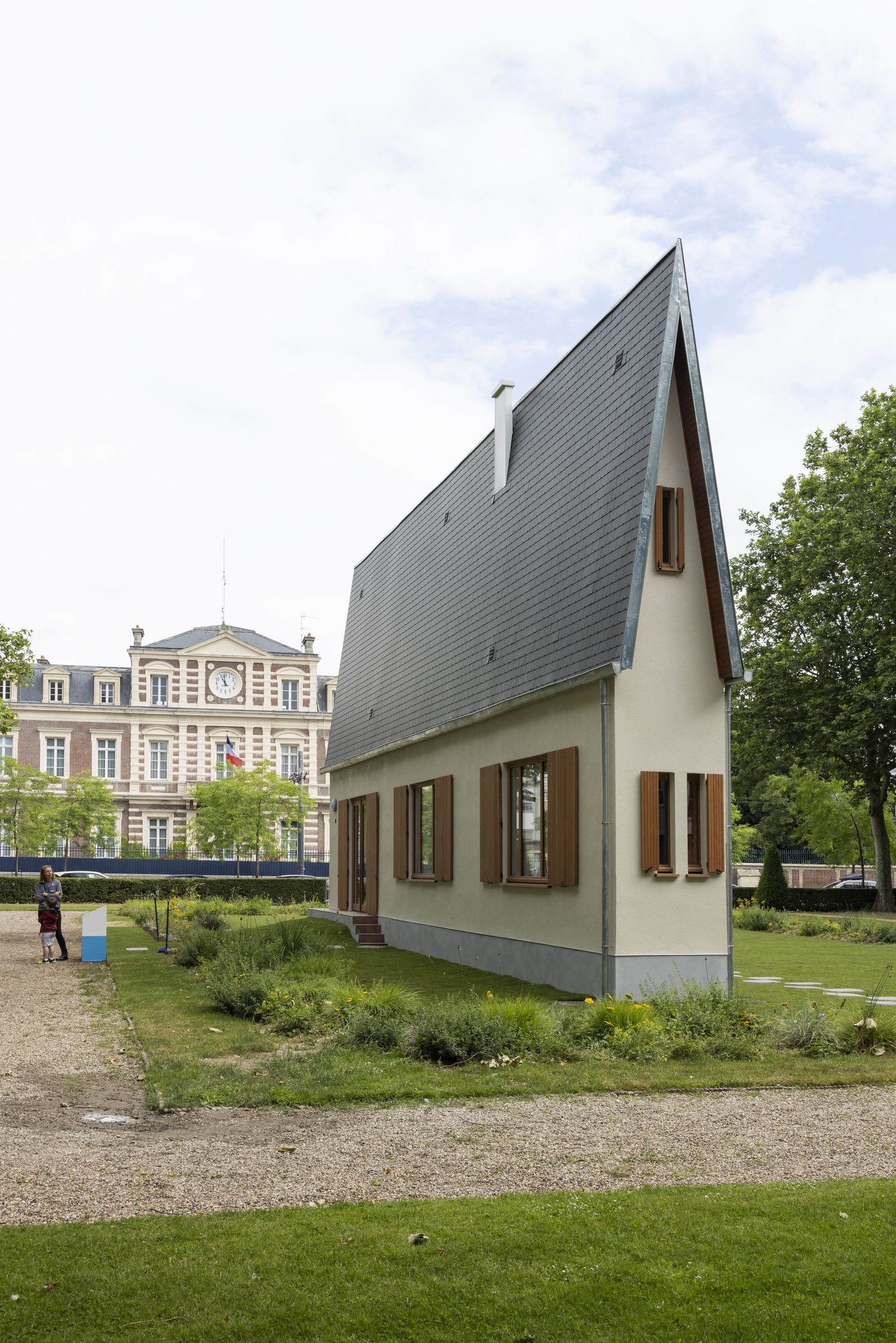 Narrow House（世界最窄房屋）丨法国丨Erwin Wurm-15