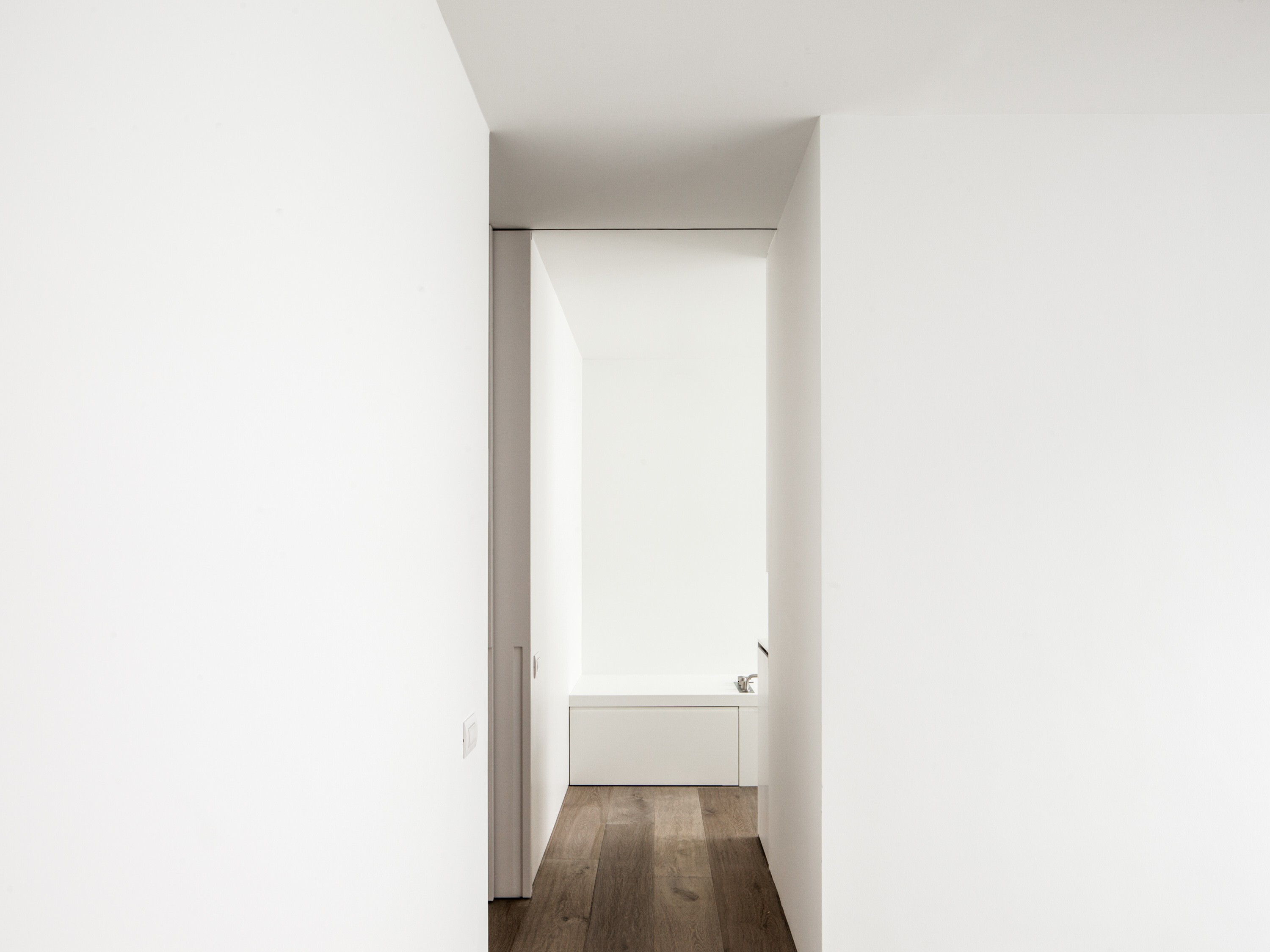 比利时 Aalst 山巅别墅——简约优雅的私人住宅设计-21