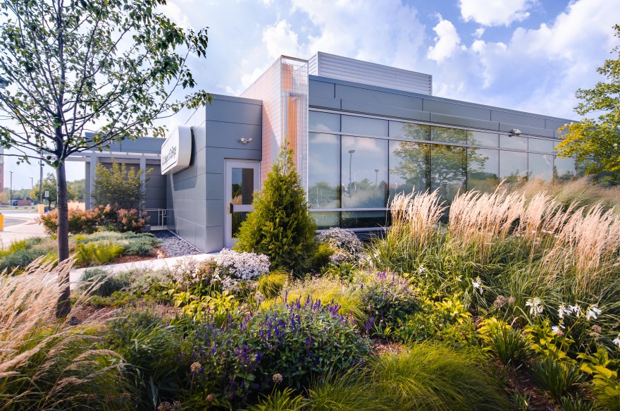 色彩活力,环保节能,打造社区标志—— College of DuPage Naperville Regional Center 翻新设计-13