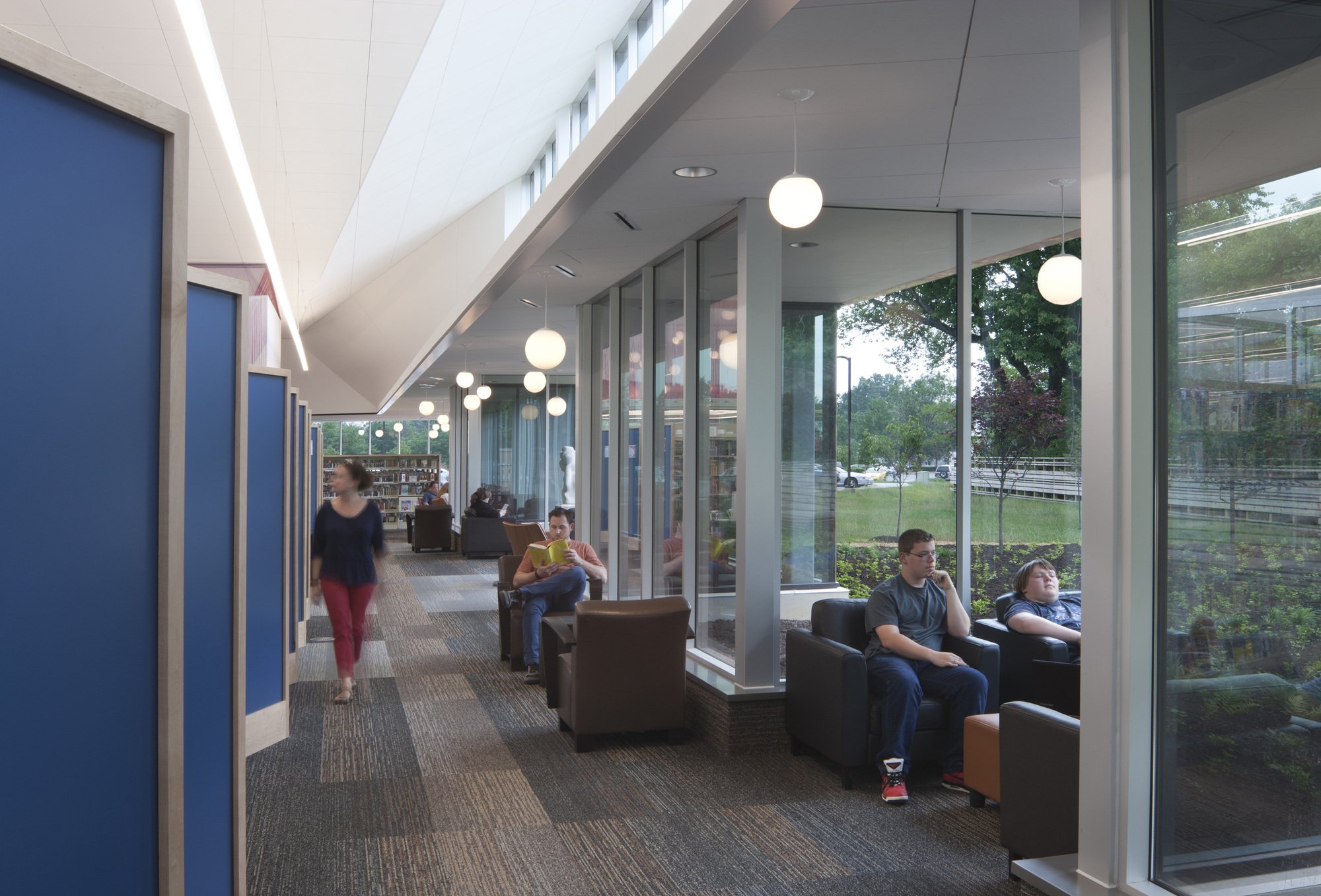 Louisville Free Public Library Southwest / JRA Architects + MSR-41