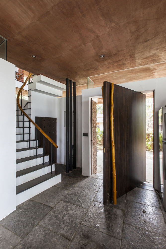 印度卡利库特 Elathur 海滩混凝土住宅-41