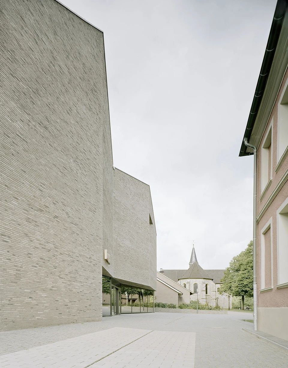 Pool Leber建筑事务所 | 理性与诗意的完美结合-36