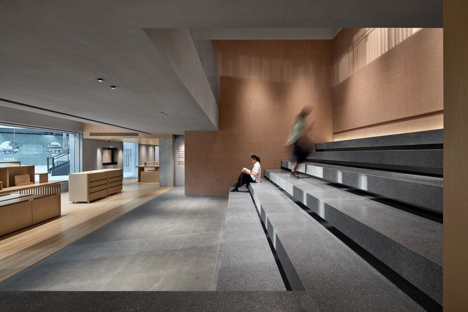 日夜流转中的都市文化灯塔 · 唐宁书店四海城店丨中国广州丨立品设计-30