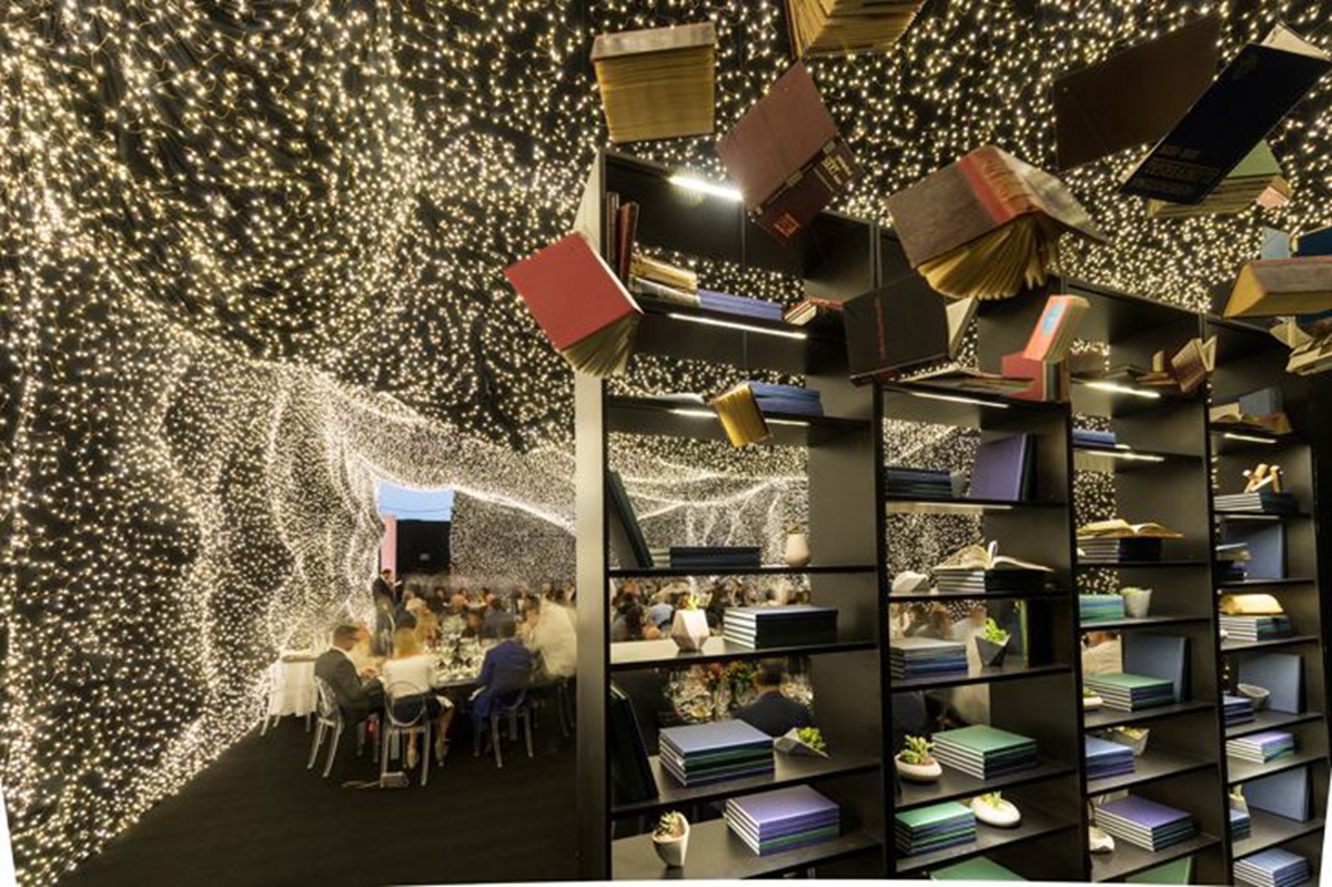 《星际穿越》餐厅 | 25 万灯泡营造浪漫星空-17