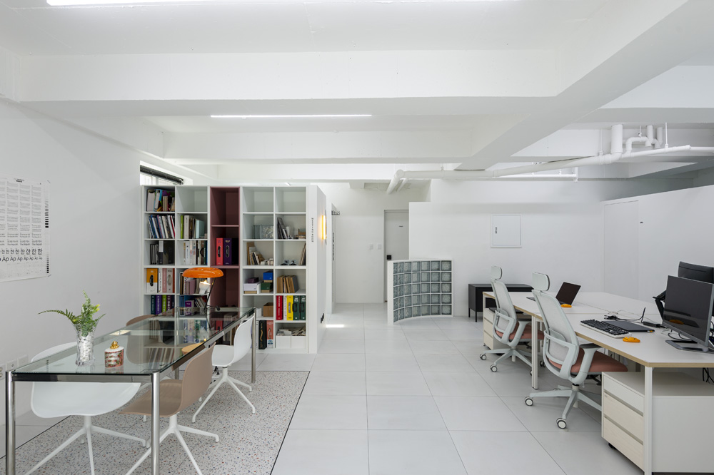 F Studio | 极简 24 平米办公空间-2