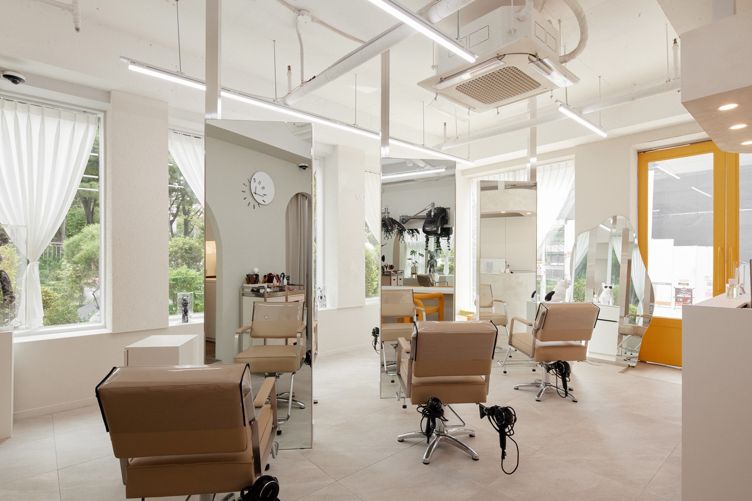 20 平米江南美容室设计 | 温馨氛围与白色&木纹的完美融合-9