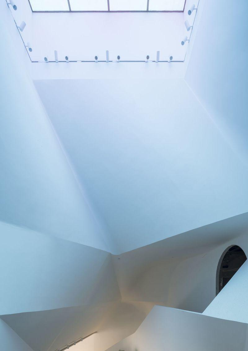 郑州绿地云都会销售中心-11