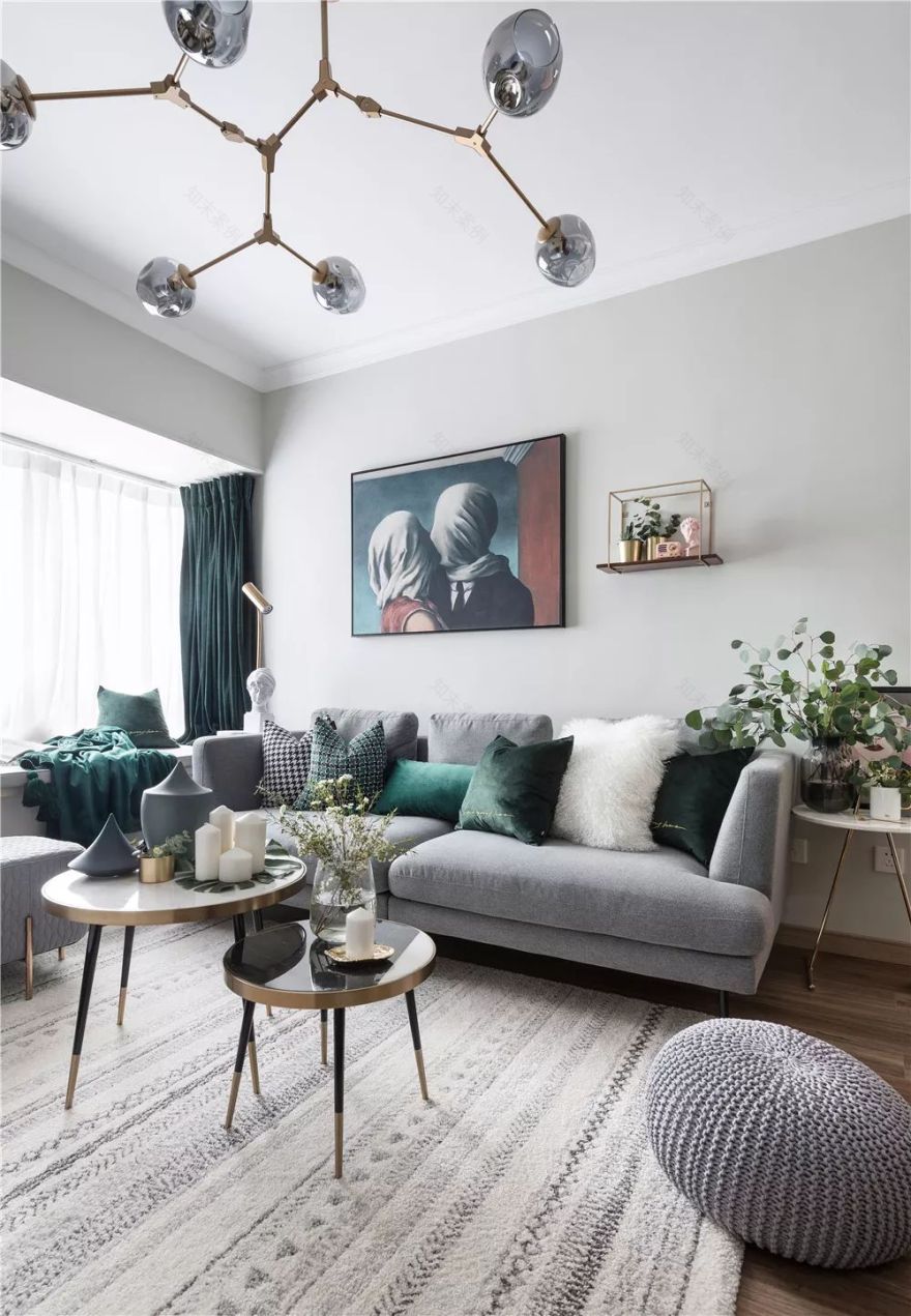 90 后女生 70㎡北欧轻奢小窝,墨绿++ 黄铜演绎精致生活-10